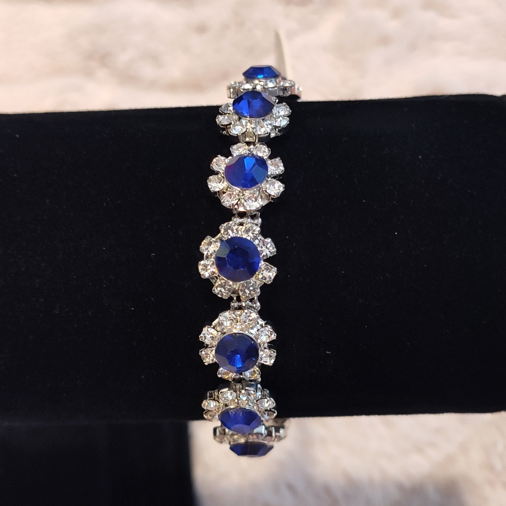 Elegant Blue and Silver Bracelet